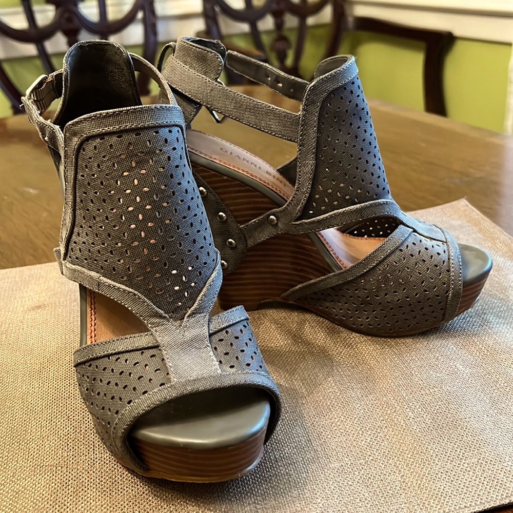 Gianni Bini Grey Platform Wedges